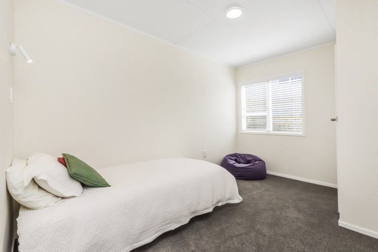 Photo of property in 7 Cherry Grove, Strathmore Park, Wellington, 6022