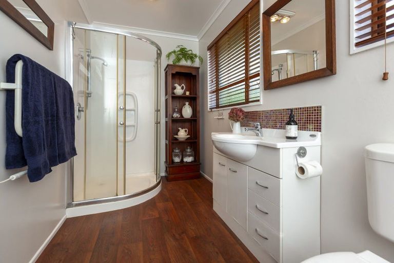 Photo of property in 19 Dale Road, Raumati South, Paraparaumu, 5032