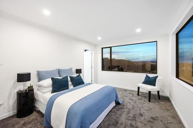 Photo of property in 101 Glenvar Ridge Road, Long Bay, Auckland, 0630