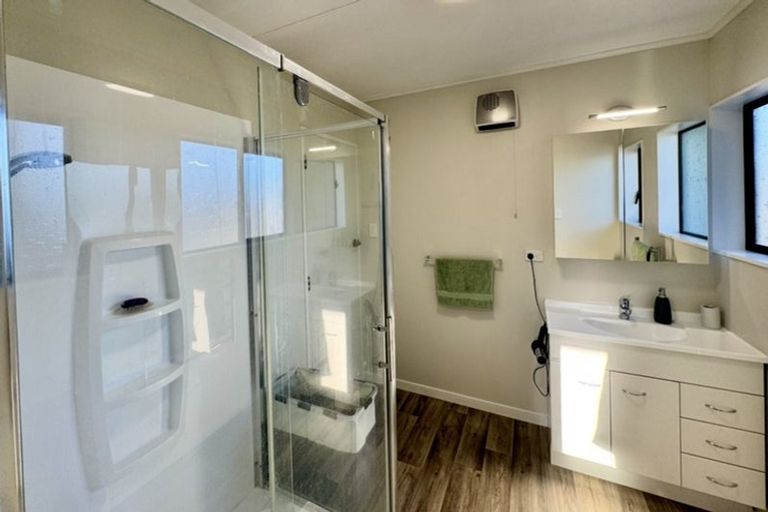 Photo of property in 6 Bethel Court, Milson, Palmerston North, 4414