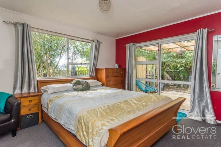 Photo of property in 47 Kamara Road, Glen Eden, Auckland, 0602