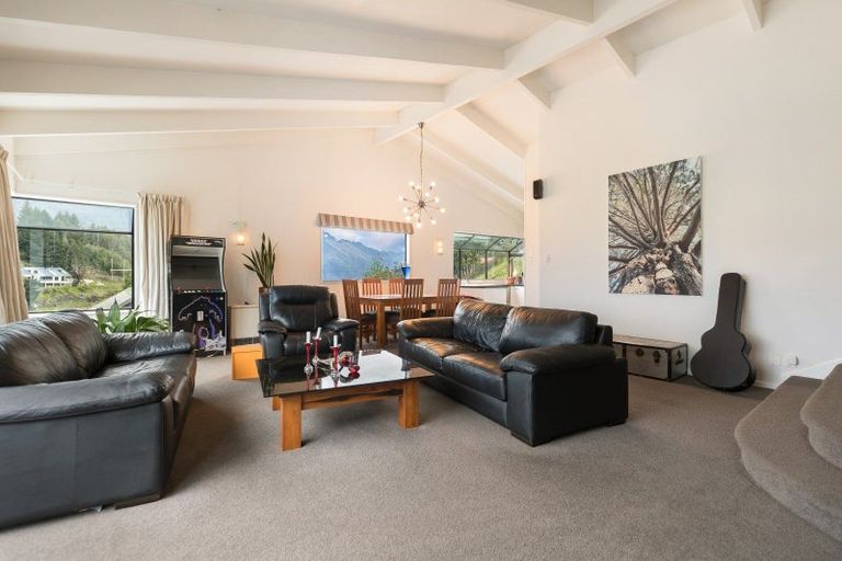 Photo of property in 20 Greenstone Place, Fernhill, Queenstown, 9300