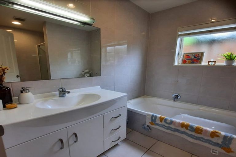 Photo of property in 22 Torkar Road, Clarks Beach, 2122