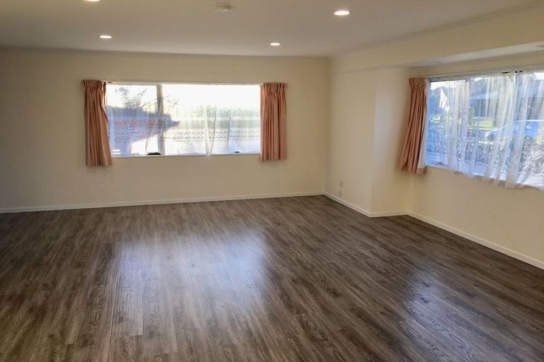 Photo of property in 20 Golfland Drive, Golflands, Auckland, 2013