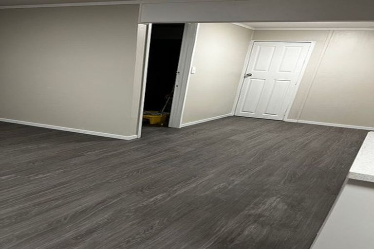 Photo of property in 280 Great North Road, Henderson, Auckland, 0612