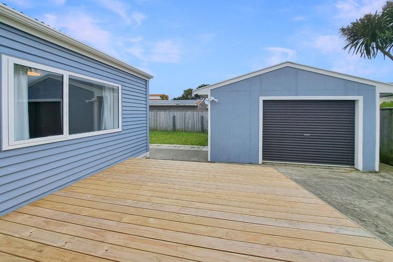 Photo of property in 221 The Esplanade, Petone, Lower Hutt, 5012