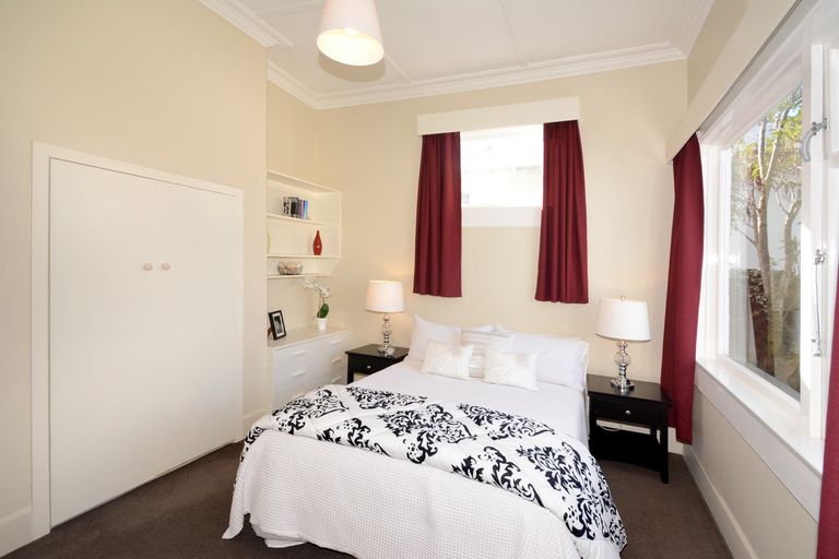 Photo of property in 25 Hargest Crescent, Saint Kilda, Dunedin, 9012