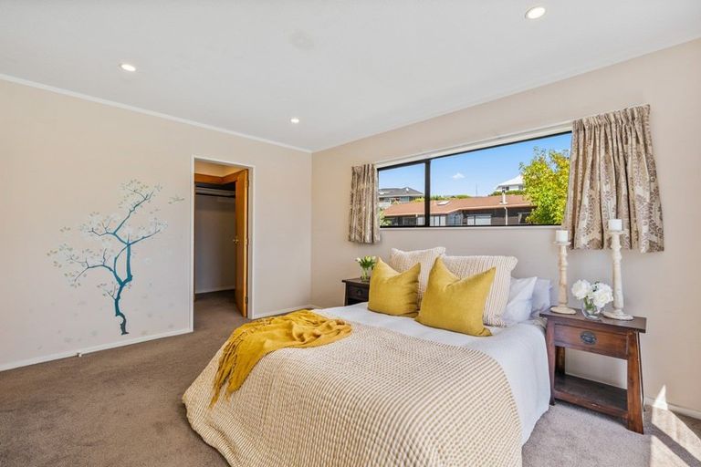 Photo of property in 13 Kinnel Grove, Papakowhai, Porirua, 5024