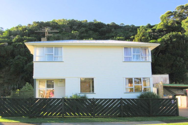 Photo of property in 112 Rangituhi Crescent, Takapuwahia, Porirua, 5022