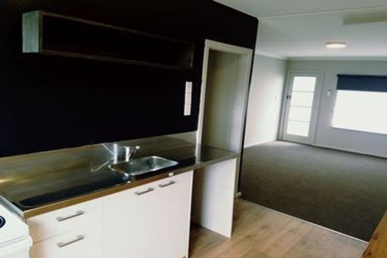 Photo of property in 2/22 Cadogan Street, Sydenham, Christchurch, 8023