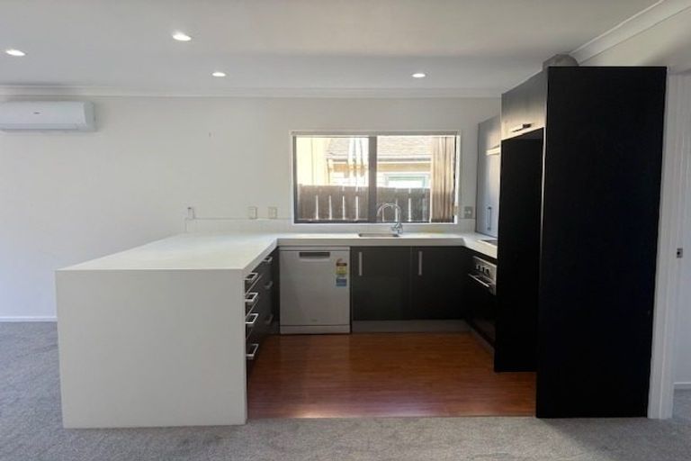 Photo of property in 65 Rising Parade, Fairview Heights, Auckland, 0632
