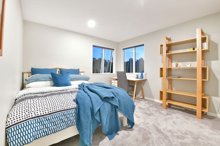 Photo of property in 12 Seaview Crescent, Hatfields Beach, Orewa, 0931