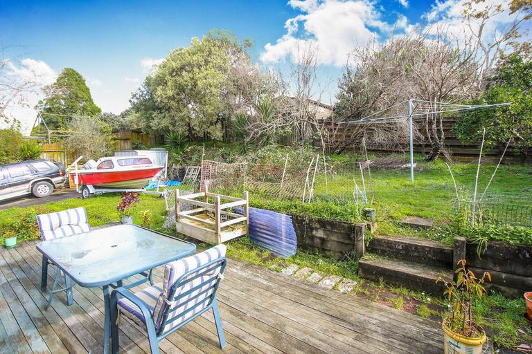 Photo of property in 5 Albemarle Place, Massey, Auckland, 0614