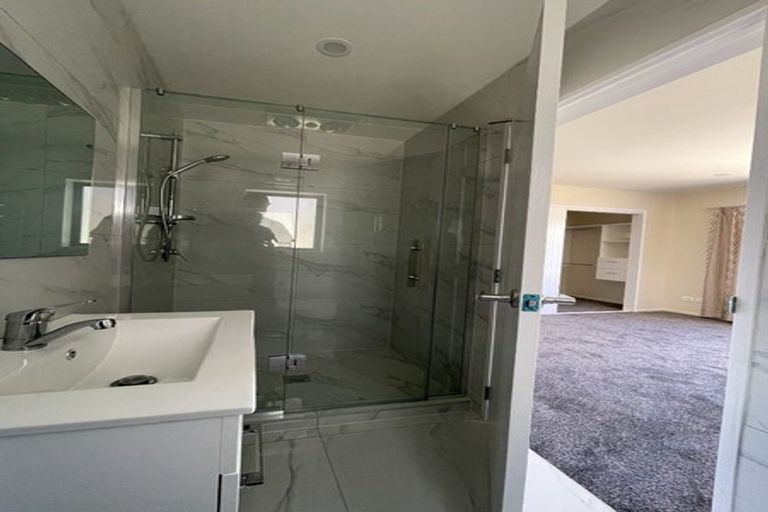 Photo of property in 367a Don Buck Road, Massey, Auckland, 0614