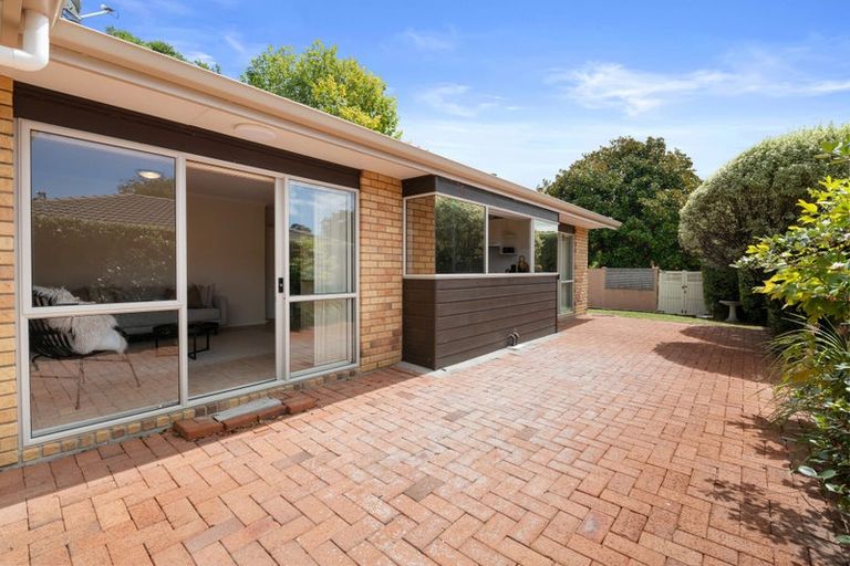 Photo of property in 22 Vanderbilt Parade, Albany, Auckland, 0632
