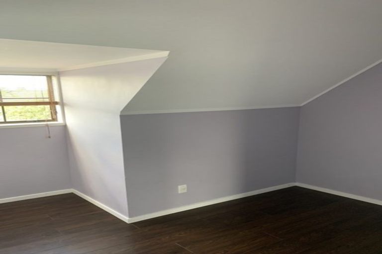 Photo of property in 5 Tawa Road, Te Atatu Peninsula, Auckland, 0610