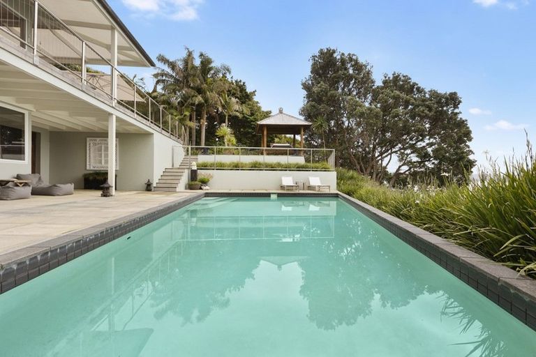 Photo of property in 100 Cornwallis Road, Cornwallis, Auckland, 0604