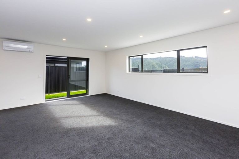 Photo of property in 7 Thornbury Lane, Timberlea, Upper Hutt, 5018