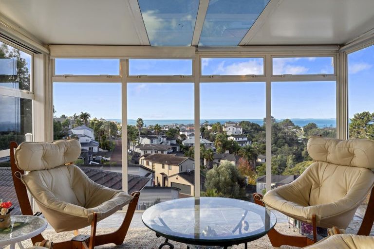 Photo of property in 493 East Coast Road, Murrays Bay, Auckland, 0630