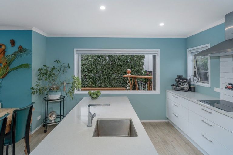 Photo of property in 56 Hahei Beach Road, Hahei, Whitianga, 3591