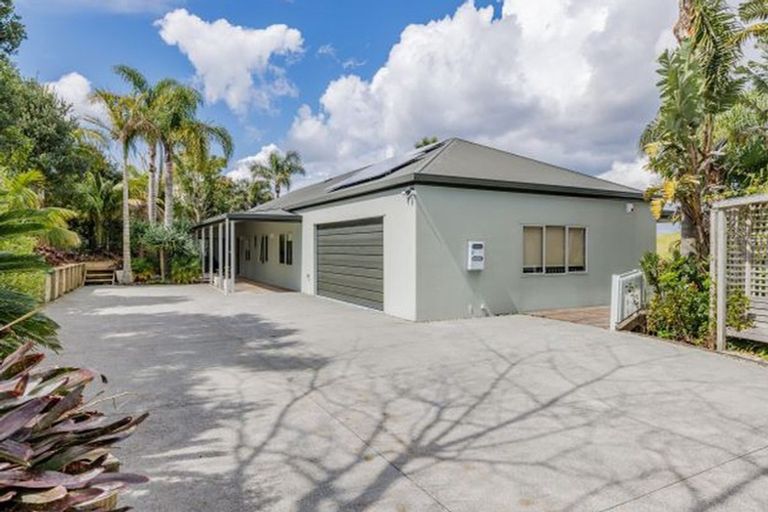 Photo of property in 33a Skudders Beach Road, Kerikeri, 0294