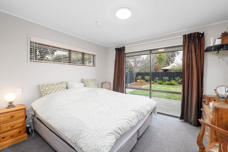 Photo of property in 10 Castle Way, Beckenham, Christchurch, 8023