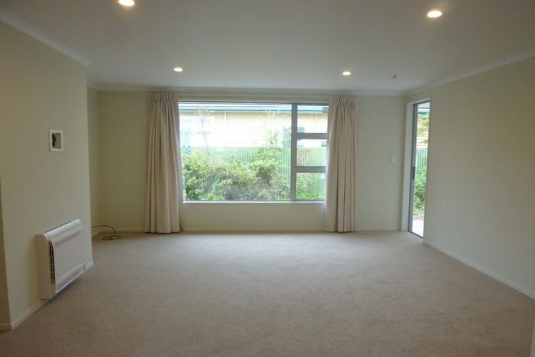Photo of property in 2/33 Darvel Street, Riccarton, Christchurch, 8011