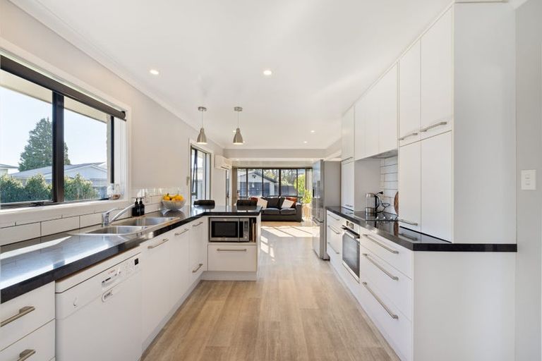 Photo of property in 23 Glenora Place, Hornby, Christchurch, 8042