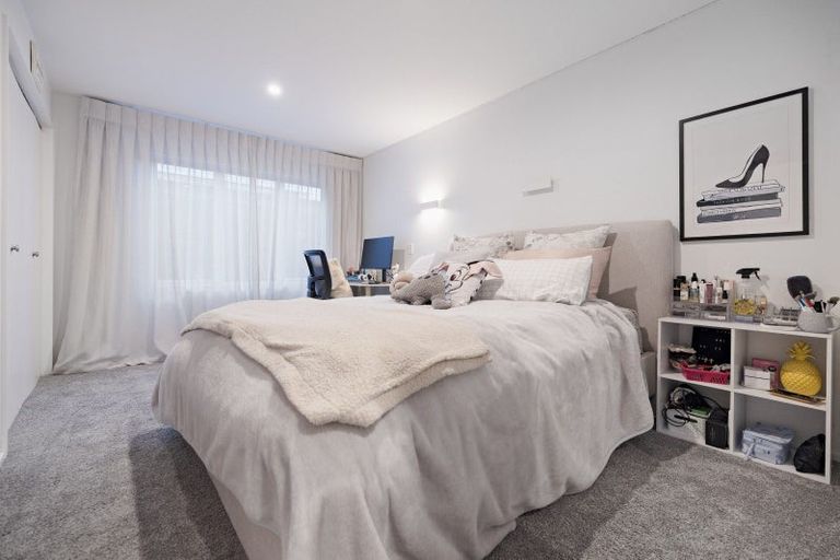 Photo of property in 112 Karewa Parade, Papamoa Beach, Papamoa, 3118