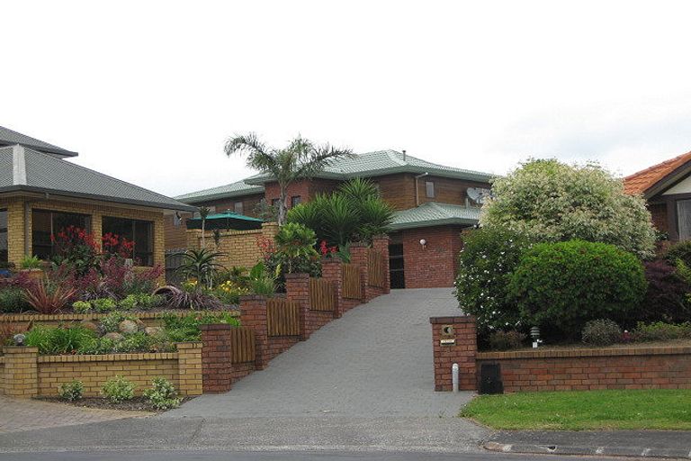 Photo of property in 8 Della Place, Conifer Grove, Takanini, 2112