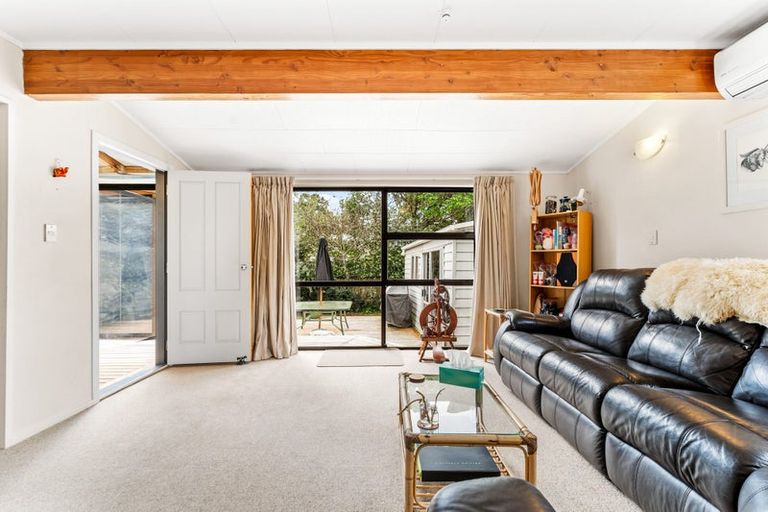 Photo of property in 30 Holiday Road, Stanmore Bay, Whangaparaoa, 0932