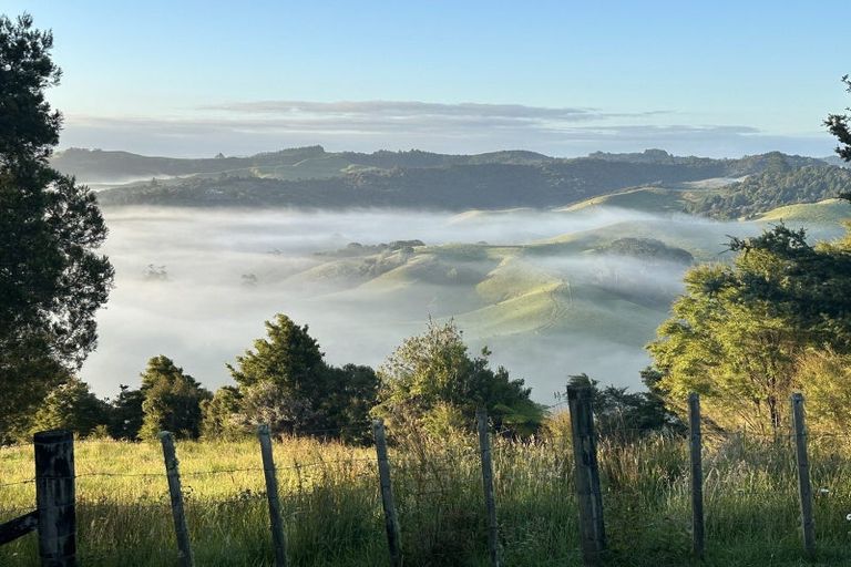 Photo of property in 24 Noakes Hill Road, Puhoi, Silverdale, 0994