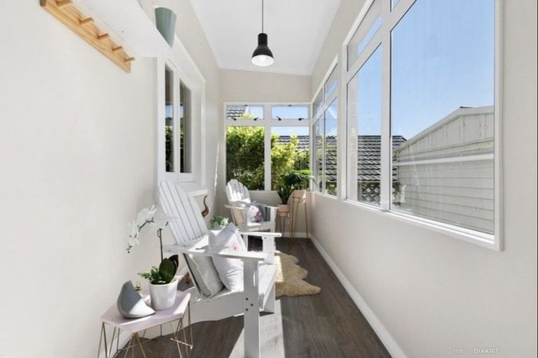 Photo of property in 11 Dover Street, Island Bay, Wellington, 6023