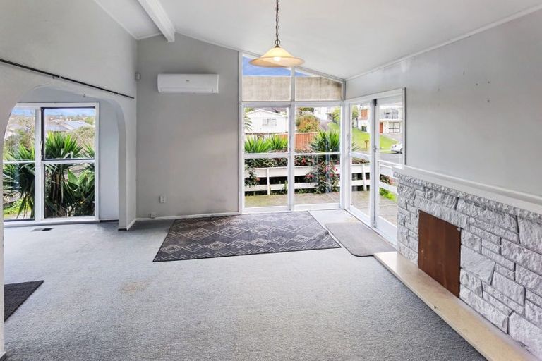 Photo of property in 22 Larne Avenue, Pakuranga Heights, Auckland, 2010