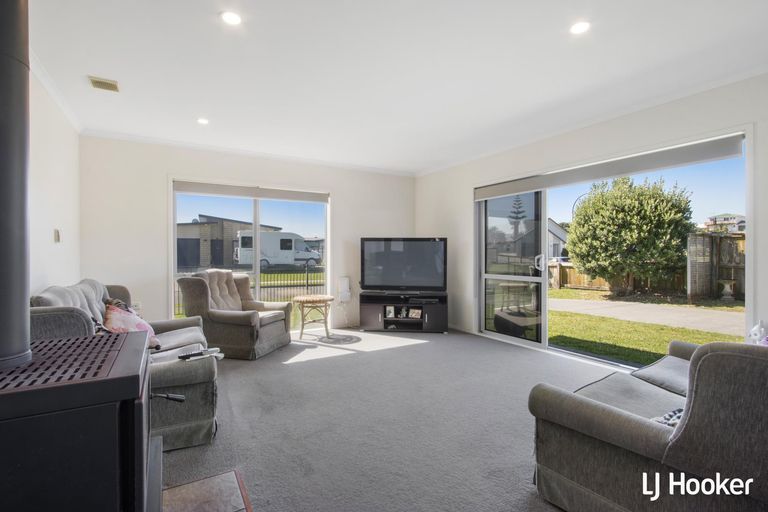 Photo of property in 11 Surfers Avenue, Waihi Beach, 3611
