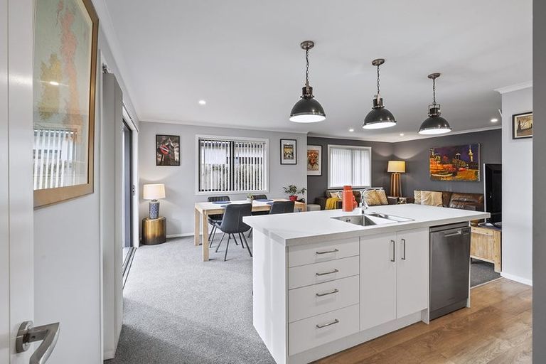 Photo of property in 13 Kimbolton Street, Rototuna North, Hamilton, 3210