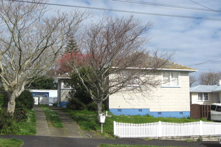 Photo of property in 25 Endeavour Street, Marfell, New Plymouth, 4310