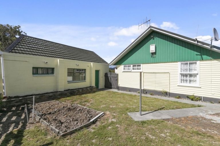 Photo of property in 6 Bexley Grove, Wainuiomata, Lower Hutt, 5014