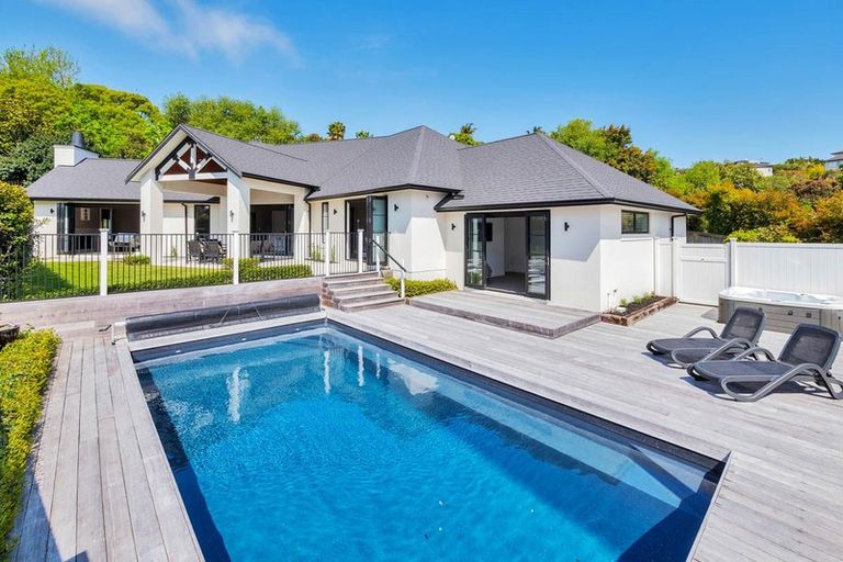 Photo of property in 23 Meteor Place, Schnapper Rock, Auckland, 0632