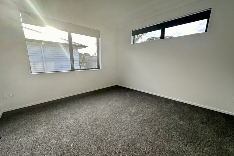 Photo of property in 6a Jern Place, Eastern Beach, Auckland, 2012
