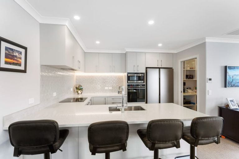 Photo of property in 168 Karuhiruhi Street, Waikanae, 5036