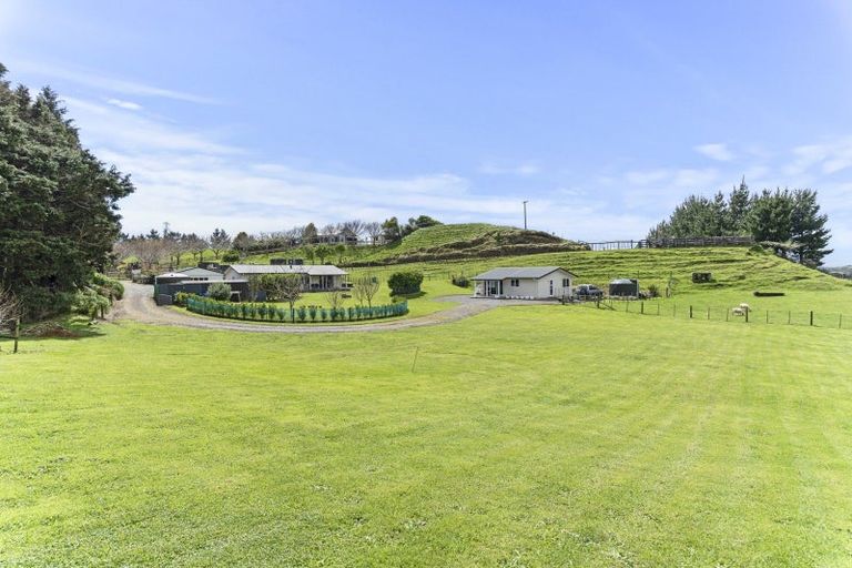 Photo of property in 489a Barrett Road, Omata, New Plymouth, 4374