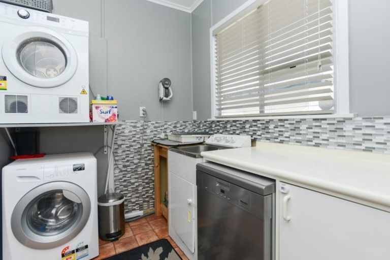 Photo of property in 1/907 Clive Street, Akina, Hastings, 4122