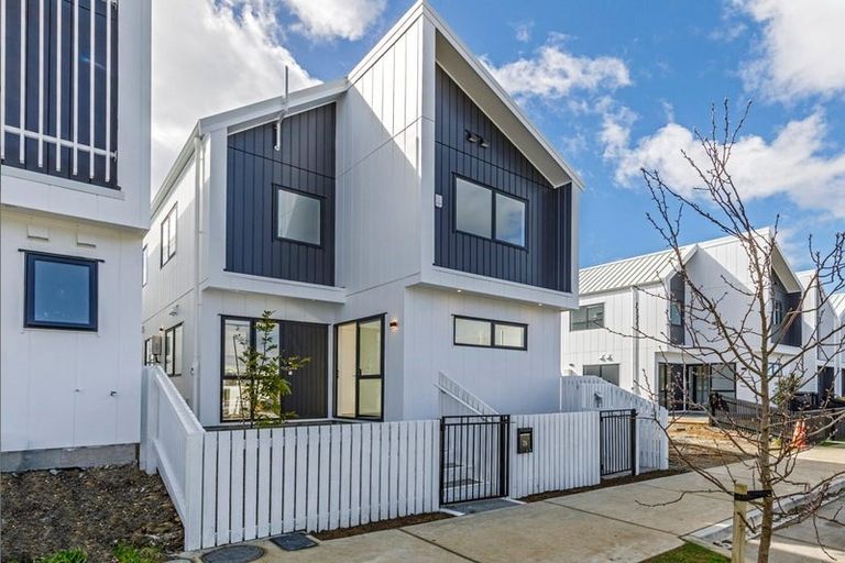 Photo of property in 26 Bristol Freighter Road, Hobsonville, Auckland, 0616