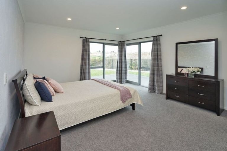 Photo of property in 14 Platina Place, Flagstaff, Hamilton, 3210