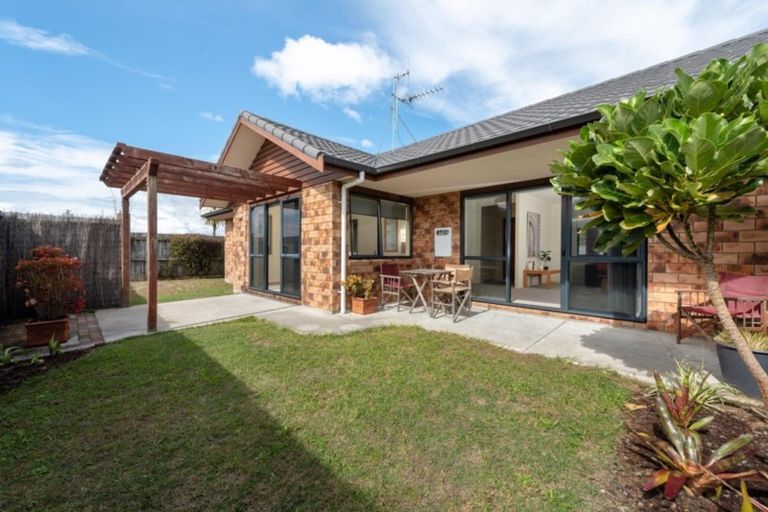 Photo of property in 35 Madeleine Terrace, Papamoa Beach, Papamoa, 3118