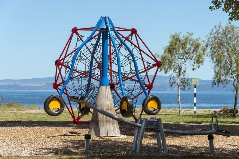 Photo of property in 15 Silverleaf Way, Kinloch, 3377