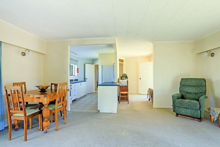 Photo of property in 23 Avondale Road, Taradale, Napier, 4112