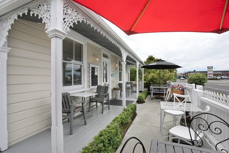 Photo of property in 89 Bridge Street, Bulls, 4818