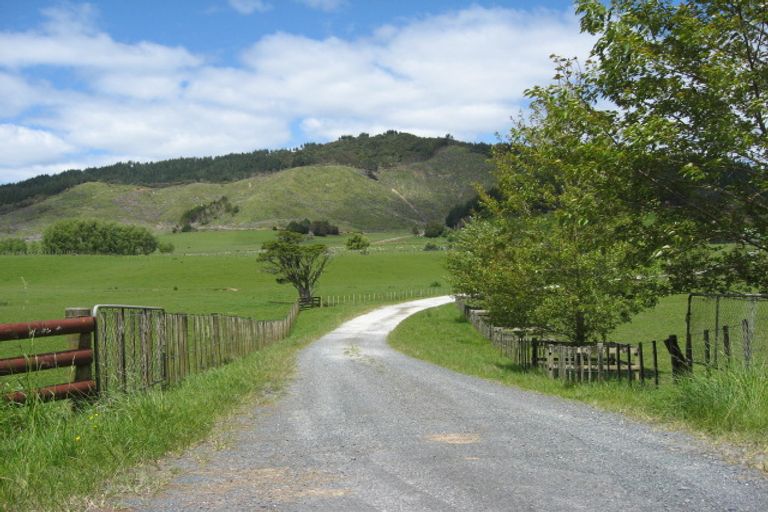 Photo of property in 869 Woodcocks Road, Kaipara Flats, Warkworth, 0981